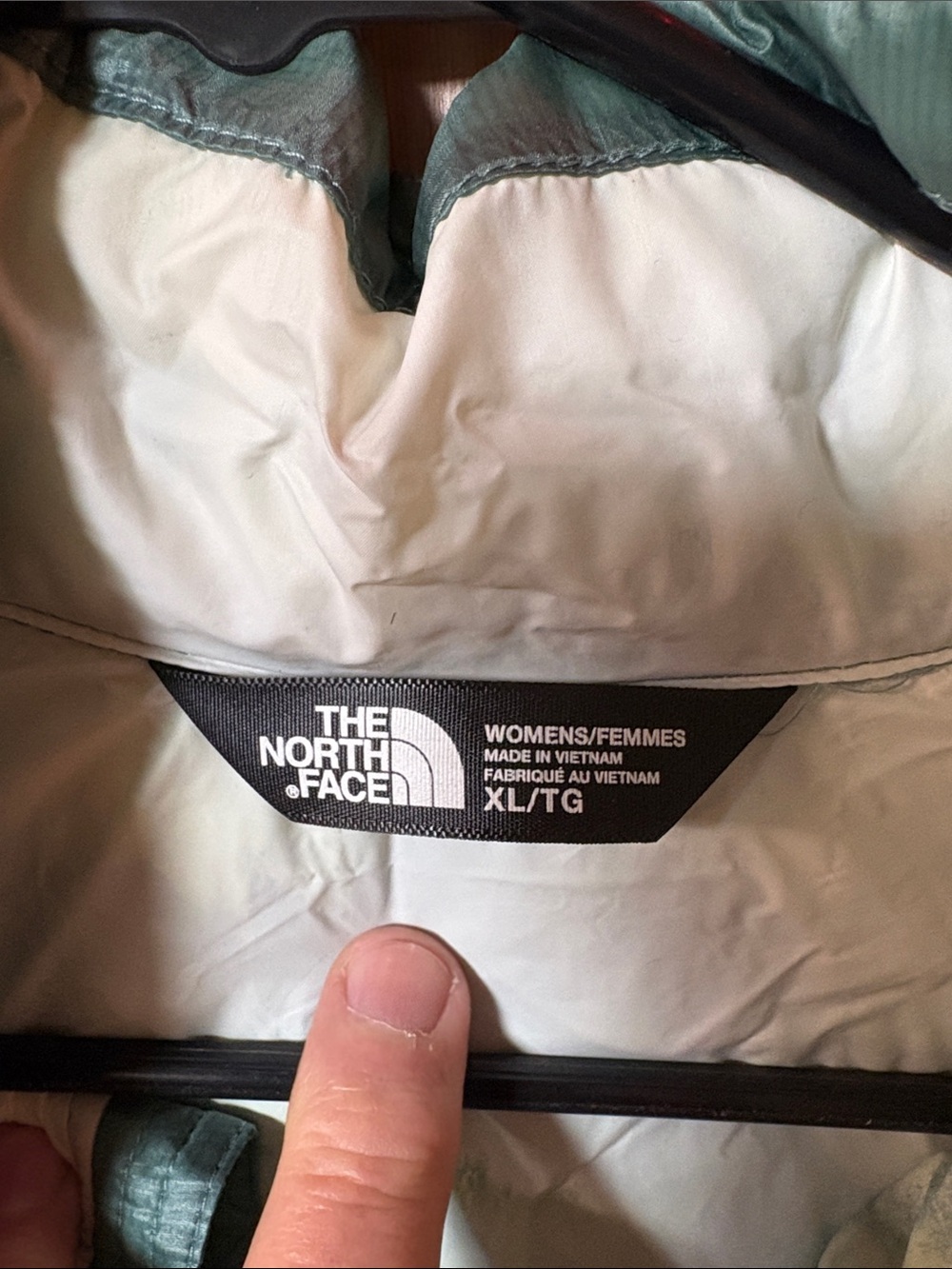 The North Face Women's Quilted Puffer Jacket — Sage Green - Picture 2 of 4